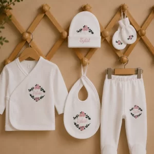 Giftify Kişiye Özel Nakışlı 5’li Yenidoğan Bebek Hastane Çıkış Seti – İsim İşlemeli Bebek Seti